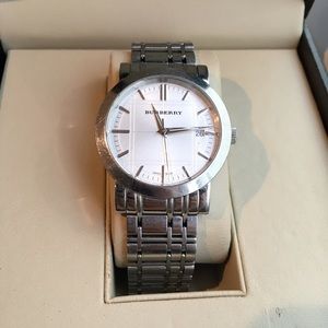 Burberry unisex wristwatch with silver face/band